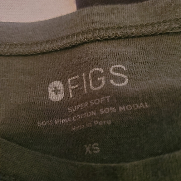 FIGS (2 Piece Bundle) Moss & Black Super Soft Pima Modal Long Sleeve Underscrubs - Picture 9 of 11